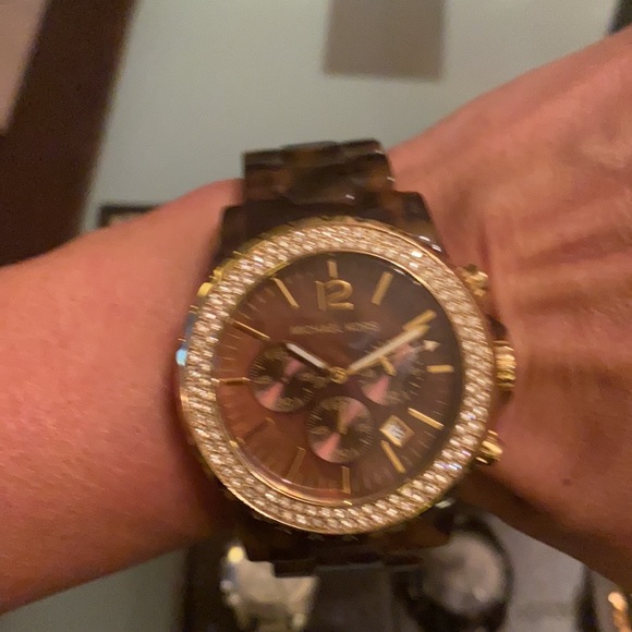 MK tortoise shell watch GREAT CONDITION w/links - Picture 3 of 3